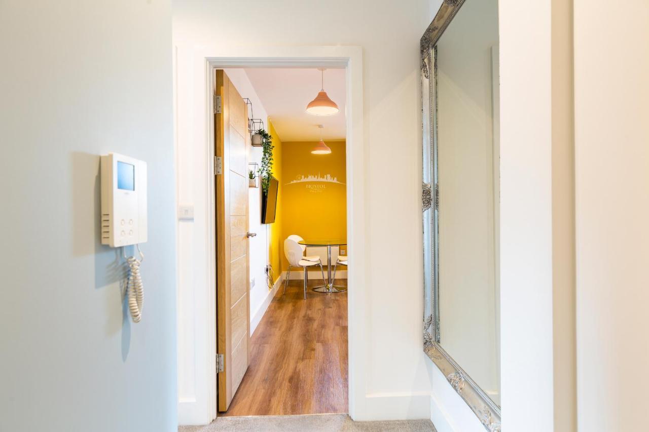 City Centre - Free Parking - Stylish 2 Bedroom Apartment Bristol Esterno foto